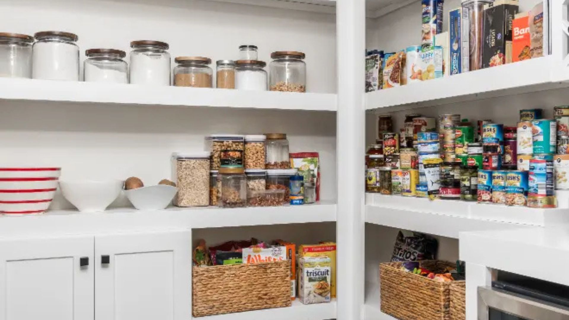 How to Build a Versatile Pantry for Cooking